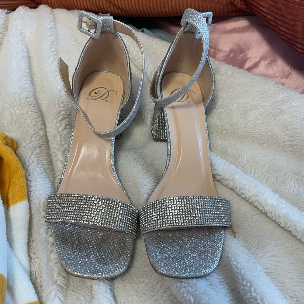 2 inch silver heels